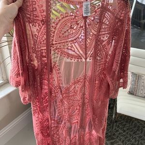 NWOT Women’s Rose Sheer Lace Kimono, size small-medium
